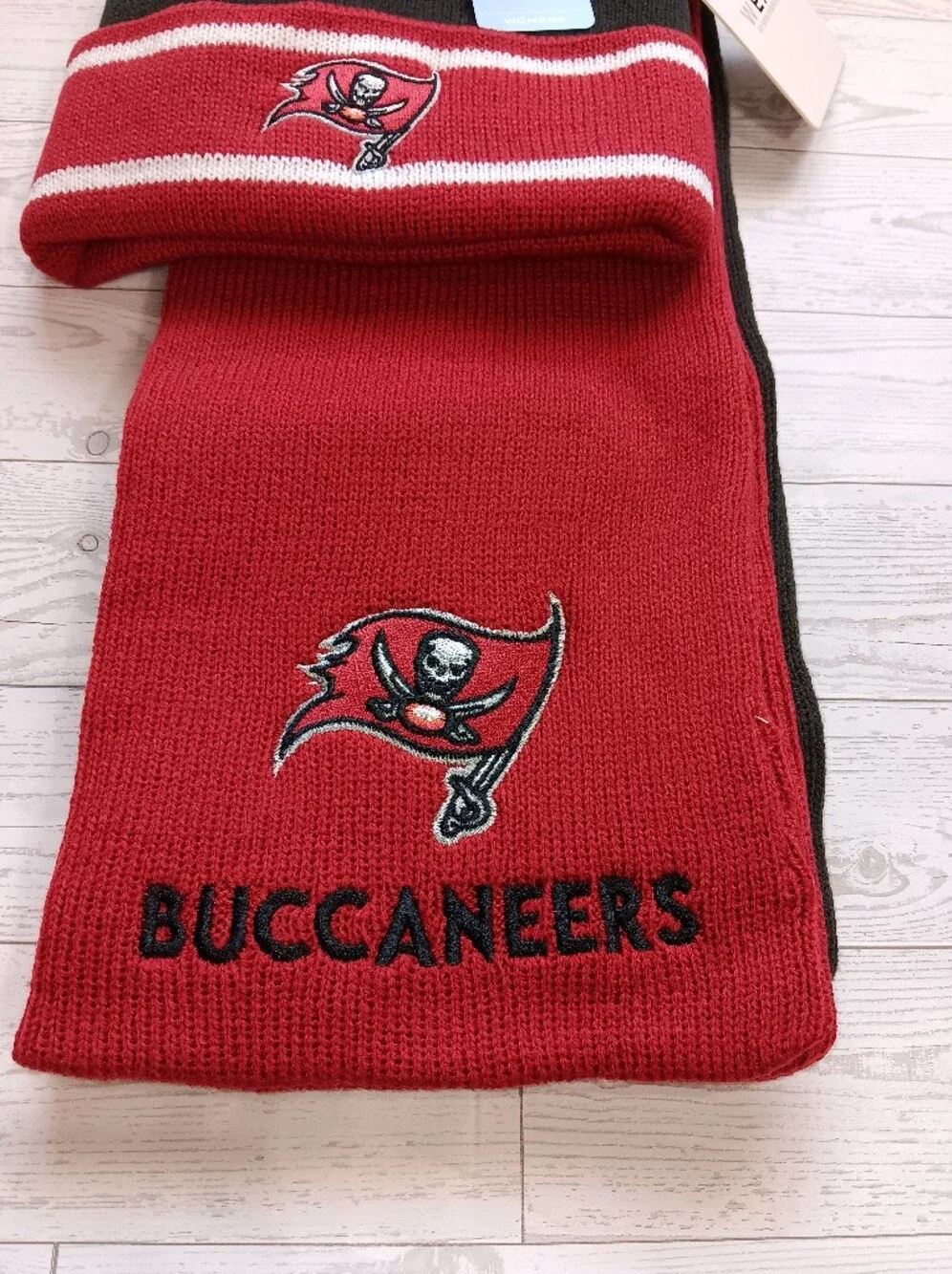 WEAR by Erin Andrews Tampa Bay Buccaneers Colorblock Cuffed Knit Hat Scarf Set